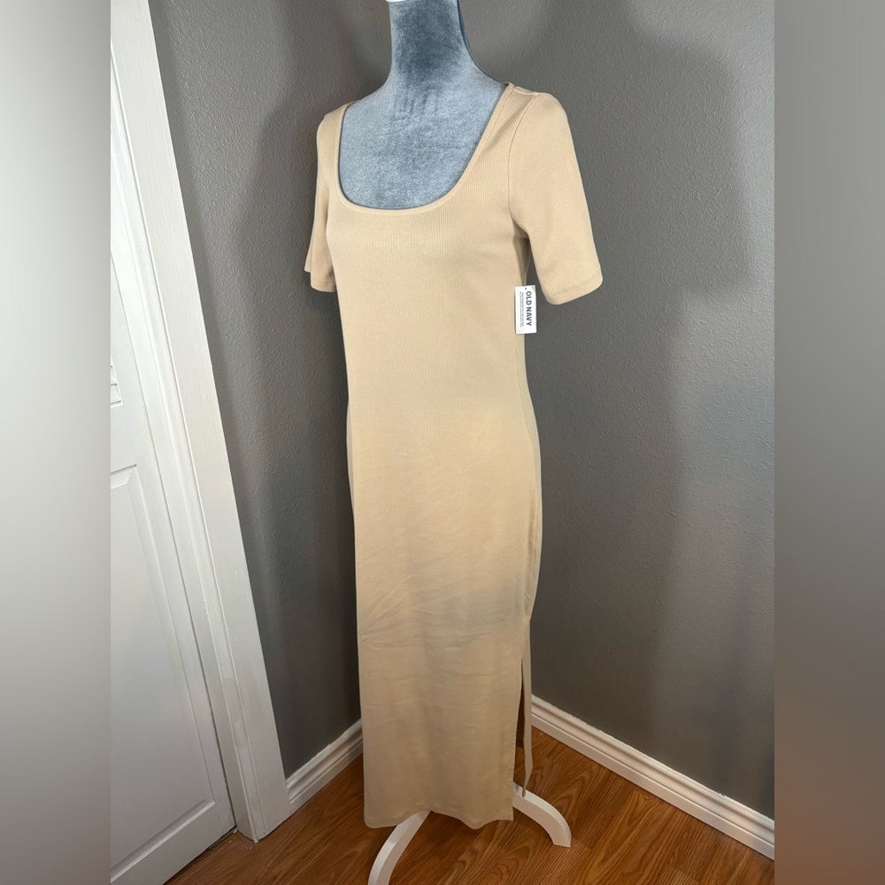 NWT Old Navy Beige Scoop Neck Fitted Ribbed Knit Midi Dress Size M - Picture 5 of 10